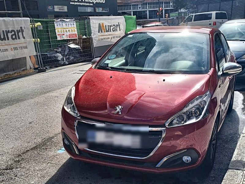 Peugeot 208 Gasolina 85 CV · Manual de 2017 en venta en Asturias