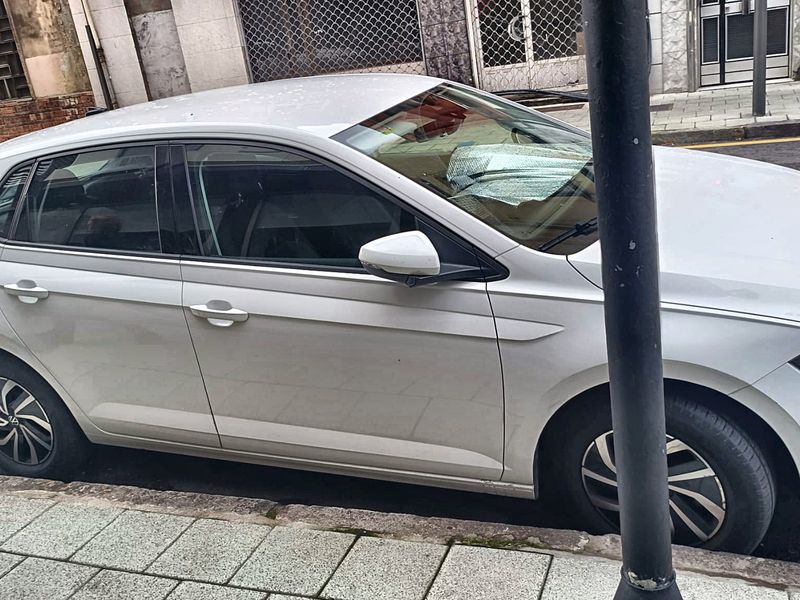 Volkswagen Polo 1.0 TSI 95 CV · Manual de 2023 en venta en Asturias — foto 3